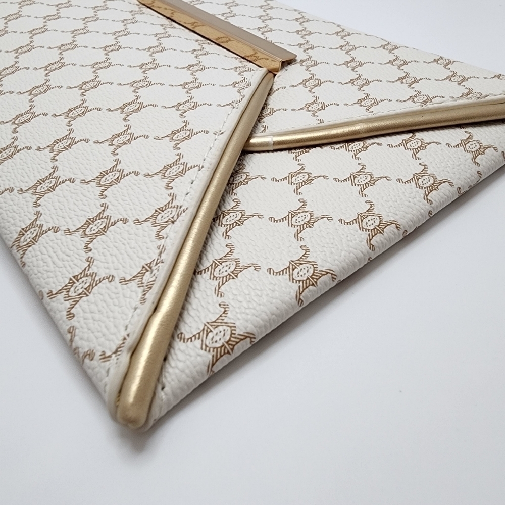 Designer Inspired Envelope Clutch - Picture 4 of 9